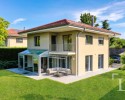 MINERGIE-certified single-family home with a garden